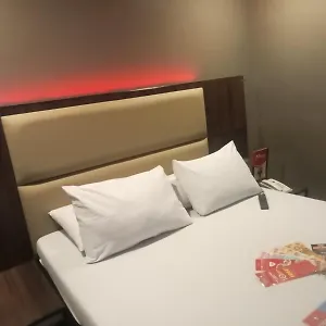 Sogo Wood Street Hotel Pasay