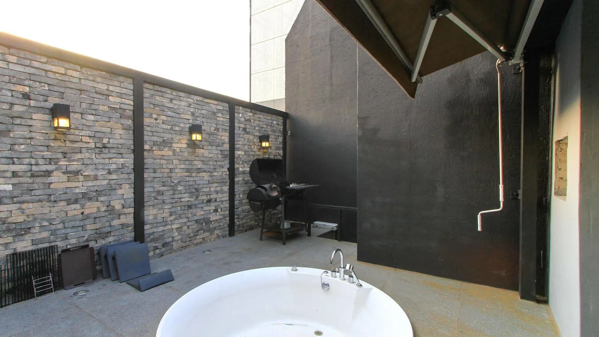 25 Hours Hotel 2 Busan 3*,