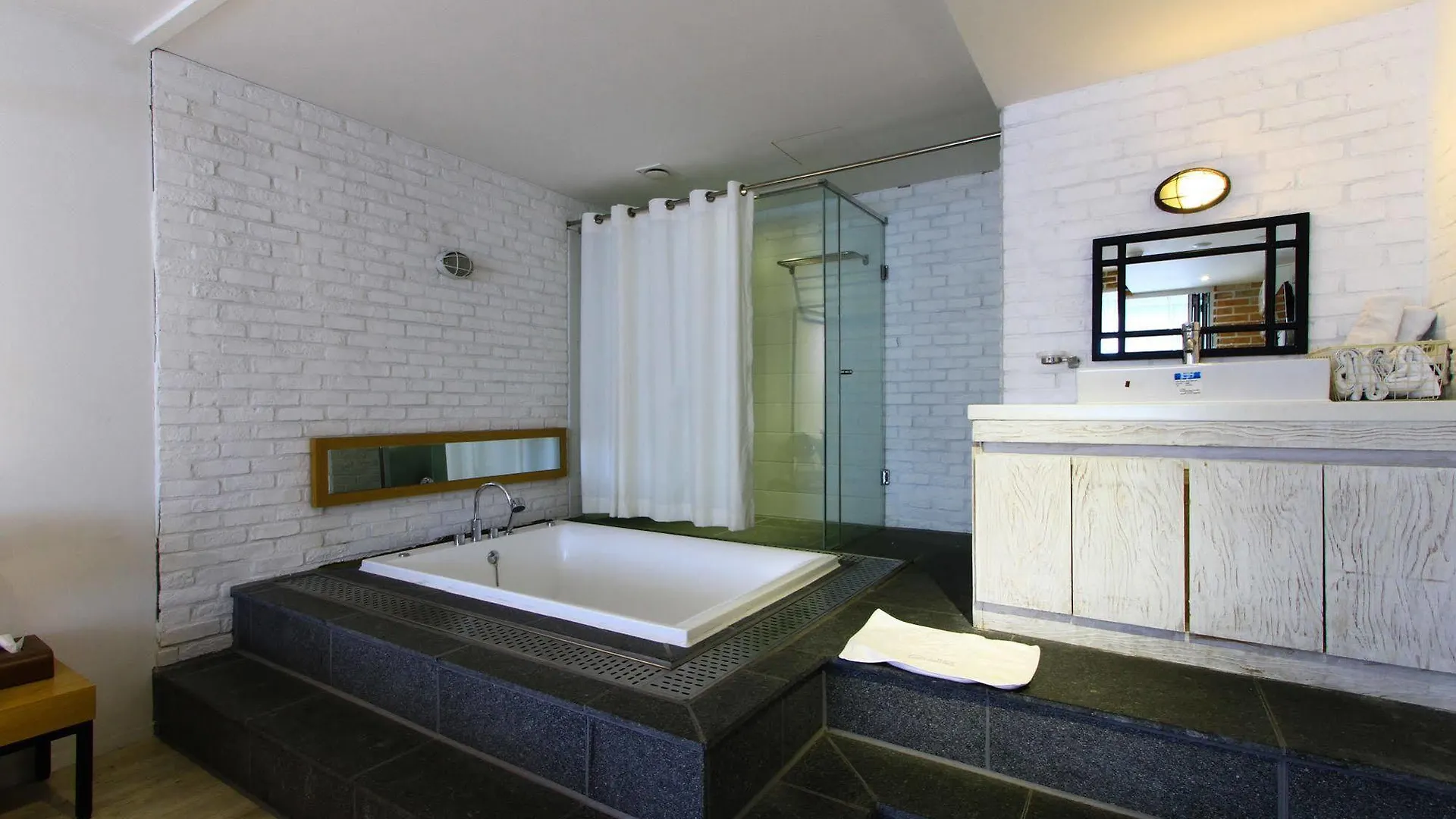 25 Hours Hotel 2 Busan 3*,  South Korea