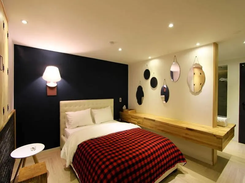 25 Hours Hotel 2 Busan 3*,